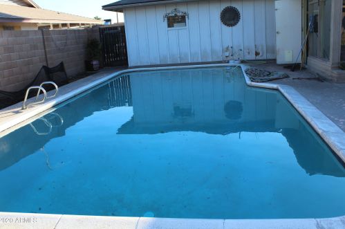 2930 Cavalier Dr, Phoenix AZ 85019-1717 exterior