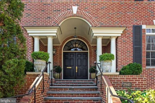 2940 Benton Pl, Washington, DC 20008-2718