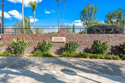 15500 Tustin Village Way, Tustin CA  92780-4208 exterior