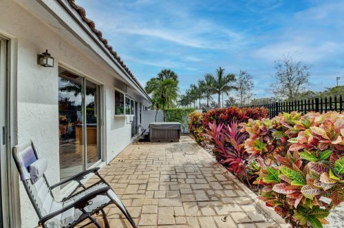 2282 52 St, Boca Raton FL 33496-2202 exterior