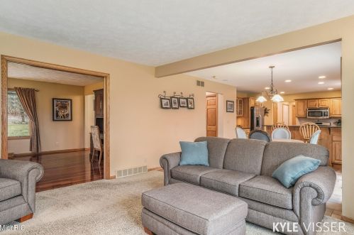 11711 Foreman St, Lowell MI 49331-9032 exterior