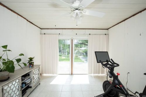 20 Cedar Hl Rd, Milford CT 06461-2716 exterior