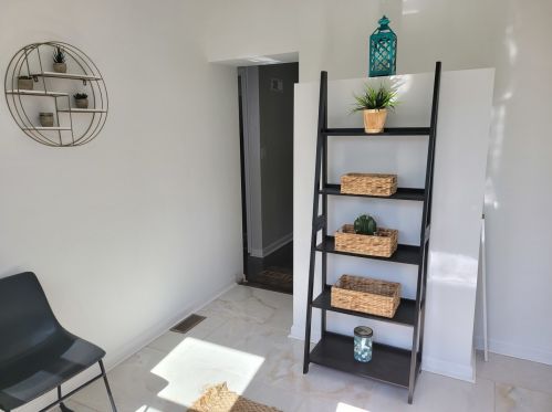 8232 Luella Ave, Chicago IL 60617-1842 exterior