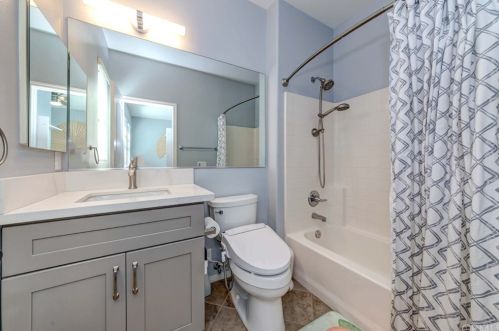 2027 Arnold Way, Fullerton CA 92833-5748 exterior