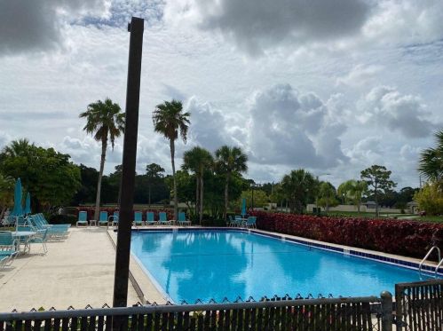 1702 Balmoral Ct, Fort Pierce FL exterior