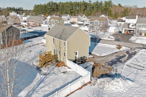 3 Amy Way, Concord NH 03303-1045 exterior