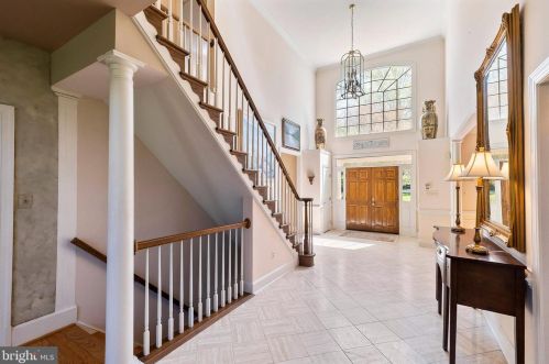 1770 Kirby Rd, Mc Lean VA  22101-5323 exterior