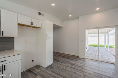 5039 18 Ave, Phoenix AZ 85015-6121 exterior