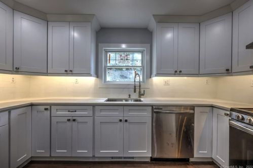 27 Myrtle St, Norwalk CT 06855-1314 exterior