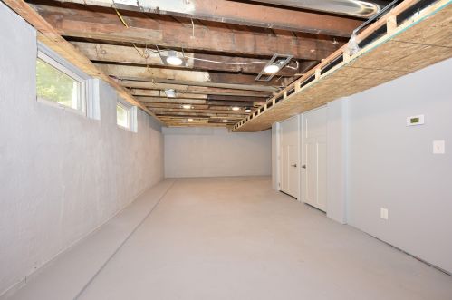 1908 Elmdale Ct, Milwaukee WI 53211-2342 exterior