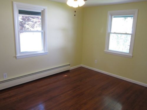 190 Delaney Ave, Chicopee MA 01013-1311 exterior