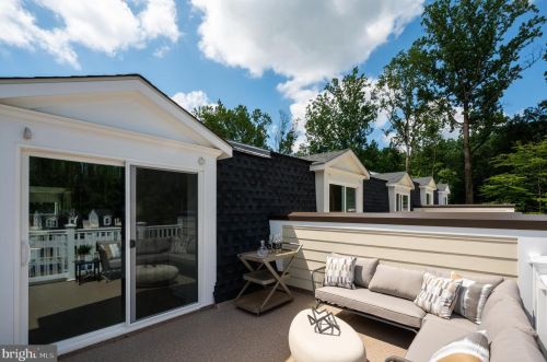 10260 Grosvenor Pl, Rockville MD 20852 exterior