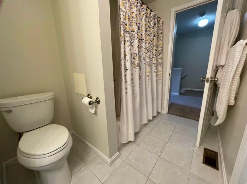 64 Frd Lndg Dr, Dover NH 03820-4552 exterior