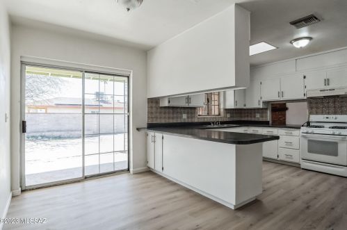 950 4th Ave, Tucson AZ  85705-7866 exterior