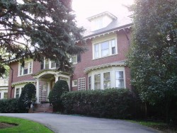 111 Hobart Rd, Newton, MA 02459-1352