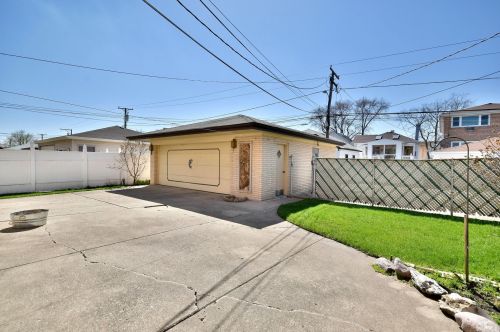 2616 74 Ct, Chicago IL 60707-3730 exterior