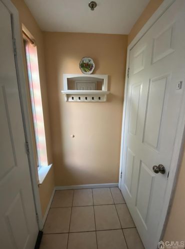 407 Lafayette Rd, Metuchen NJ  08840-2980 exterior