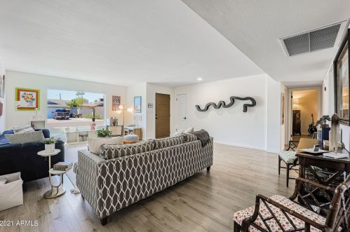 8133 16th Dr, Phoenix, AZ 85021-5412