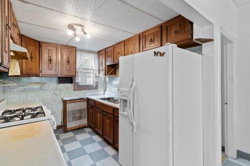 107 Penn St, Providence RI 02909-1326 exterior