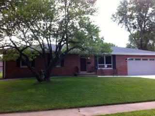 2405 Arrowhead Dr, Springfield, IL 62702-1310