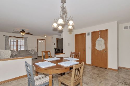 661 Pr Rdg Dr, Bull Valley IL 60098-4189 exterior