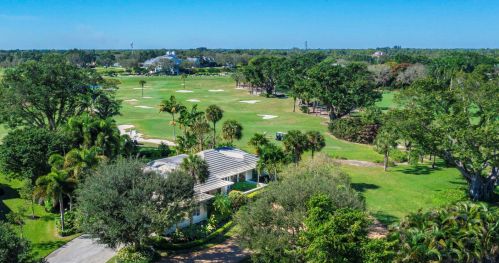 6 Country Club Cir, Boynton Beach FL exterior