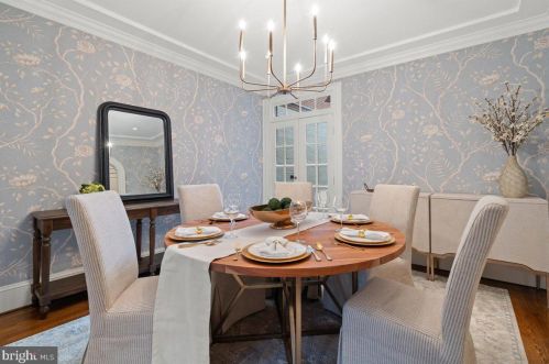 613 Royal St, Alexandria VA  22314-2031 exterior