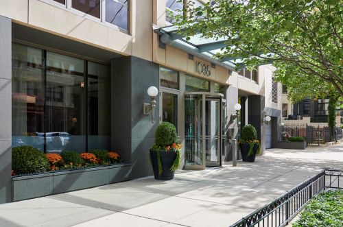 1035 Dearborn St, Chicago IL 60610-2995 exterior