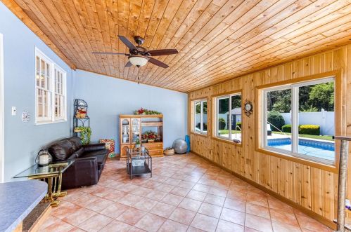 448 8th St, Bohemia NY  11716-1332 exterior