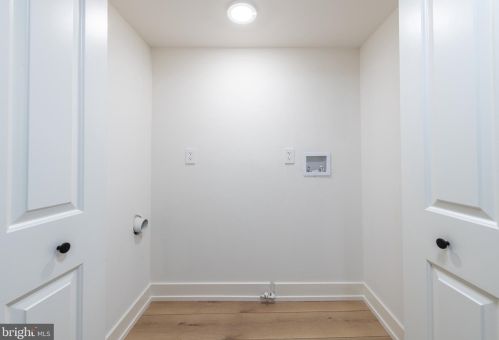 3172 18 St, Philadelphia PA 19145-5412 exterior