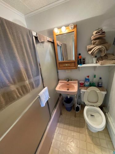 6716 Westgate Blvd, Duluth MN 55807-1985 exterior