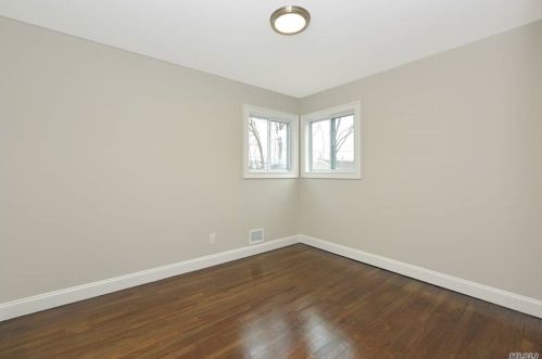 37 Astor Ct, Commack NY 11725-3723 exterior