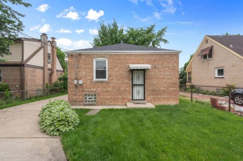 12905 Wallace St, Chicago IL 60628-7451 exterior