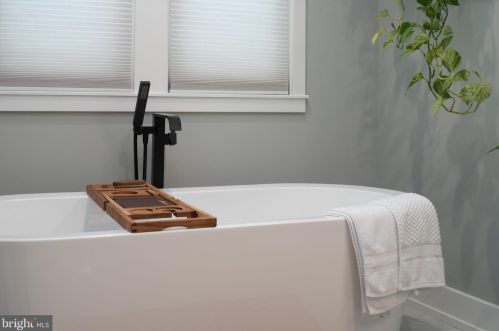 1313 29 St, Philadelphia PA 19121-4503 exterior