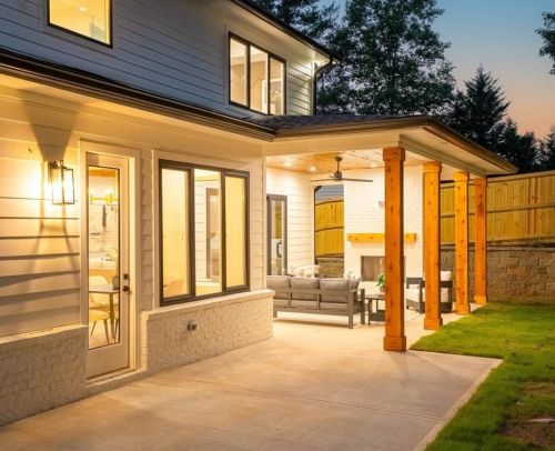 3918 Flowerland Dr, Atlanta GA  30319-1806 exterior