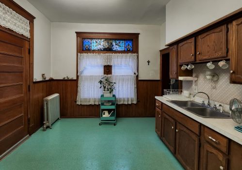 105 Eastern Ave, Joliet IL 60433-1034 exterior