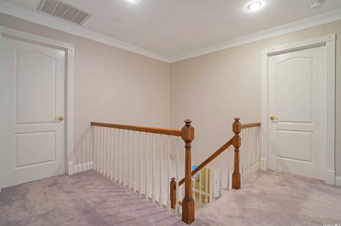 42 Clayton Dr, Huntington Station NY 11746-5503 exterior