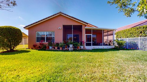 10051 Chadwick Dr, Fort Pierce FL 34987-2418 exterior
