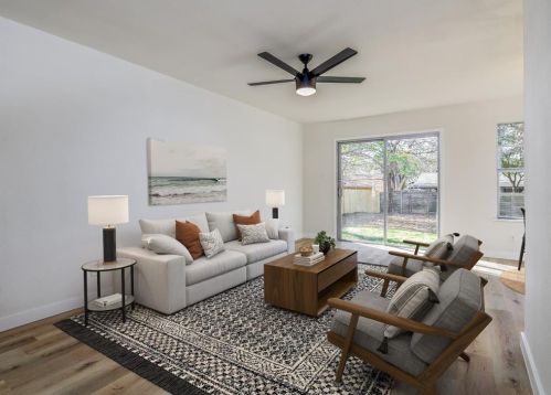 4709 Brassiewood Dr, Austin TX  78744-5104 exterior