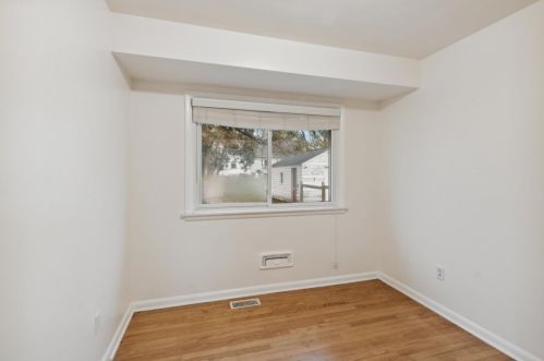 2119 Golfview Ave, Kalamazoo MI 49001-5223 exterior