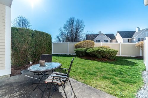 38 Alcott Way, North Andover MA 01845-5819 exterior