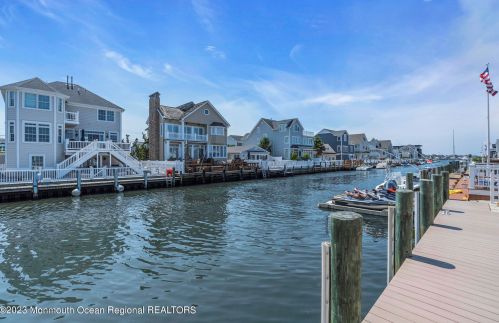 205 Hayes Ct, Lavallette NJ 08735-3110 exterior