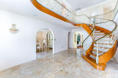 15 Sherman Blvd, Edison, NJ 08820-2317