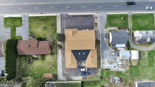 2453 Lincoln Hwy, Lancaster PA 17602-3323 exterior