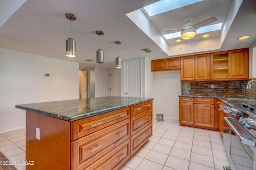 5048 Placita Del Lazo, Tucson AZ  85750-1529 exterior