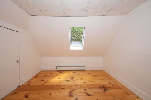 19 Circuit Ave, Worcester MA 01603-2150 exterior