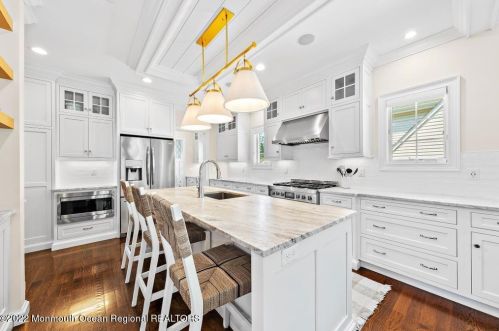 33 Park Ave, Locust NJ  07760-1523 exterior