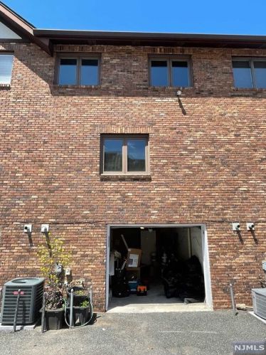 74 Grant Ave, Dumont NJ 07628-1606 exterior