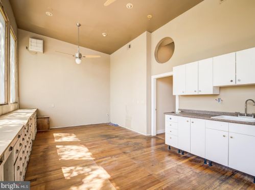 1324 Kenyon St, Washington DC 20010-2493 exterior