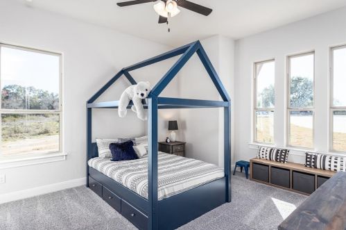 555 Mystic Pkwy, Spring Branch TX 78070-5267 exterior